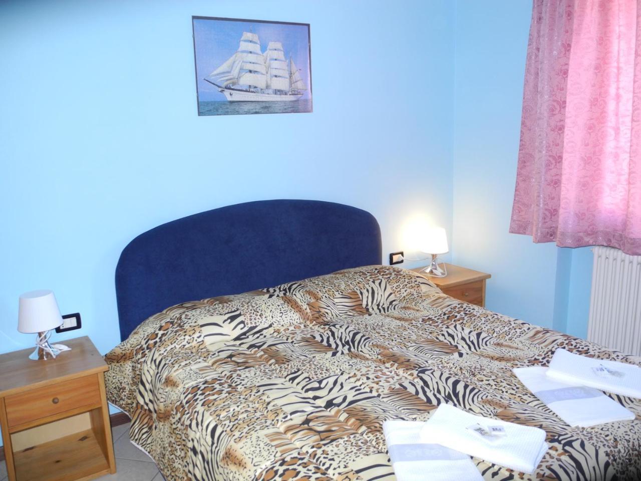 Residence Laguna Beach Pianello Del Lario Ngoại thất bức ảnh